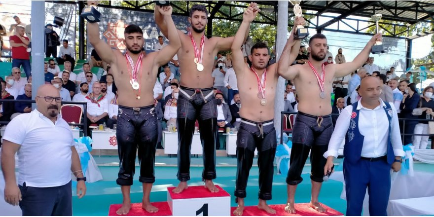 Güreşçiler fırtına gibi esmeye devam ediyor