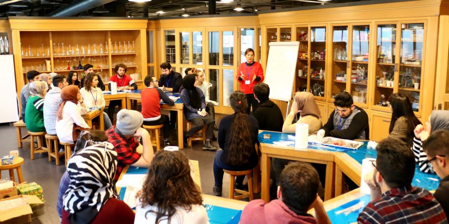 18 farklı ilden 30 öğretmen Kocaeli Bilim Merkezi’nde