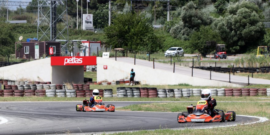 Kocaeli'de otomobil ve karting yarışları heyecanı yaşanıyor