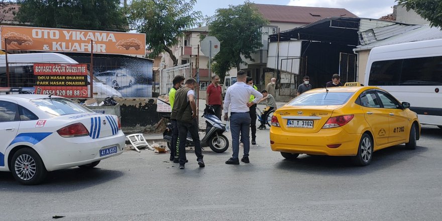 Taksiyle çarpışan motosikletin sürücüsü yaralandı