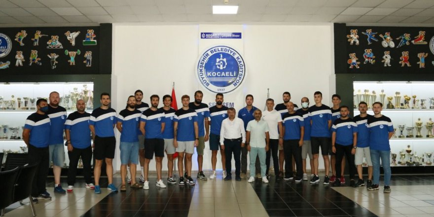 Dev Adamlar start verdi