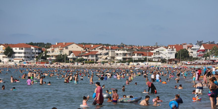 195 kişiyi boğulmaktan kurtardılar