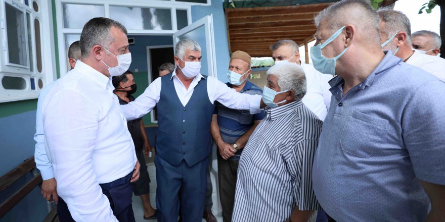 Büyükakın mahallelilerle bir araya geldi