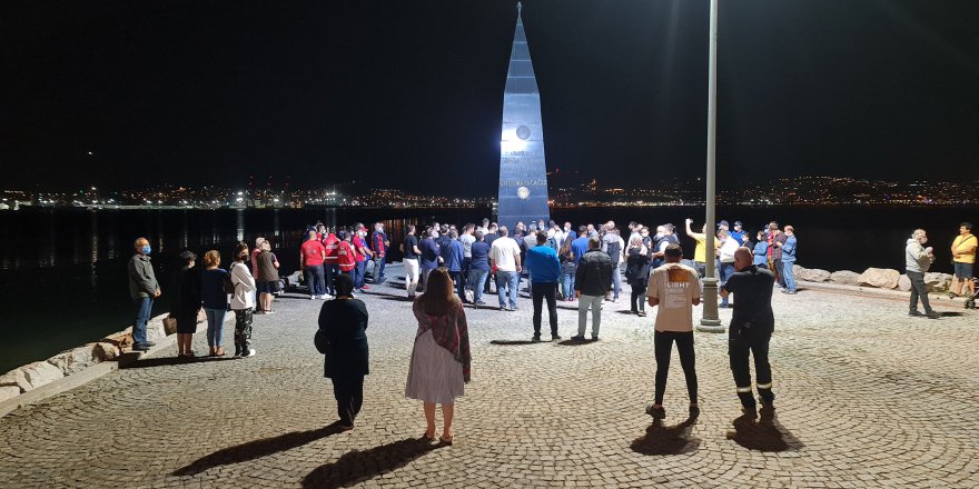 Marmara Depremi'nde hayatını kaybedenler, depremin merkezinde anıldı