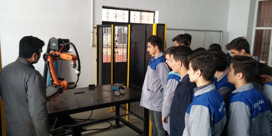 Mesleki eğitime ilgi büyük