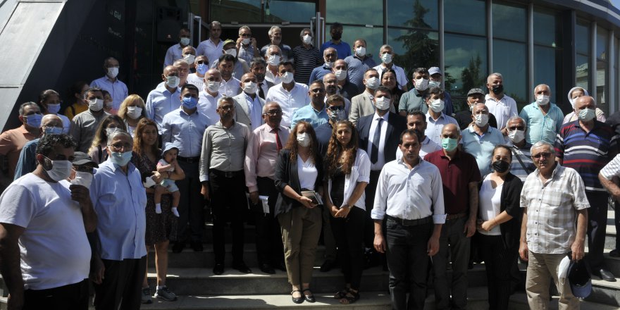 Darıca Cemevi aşure dağıttı