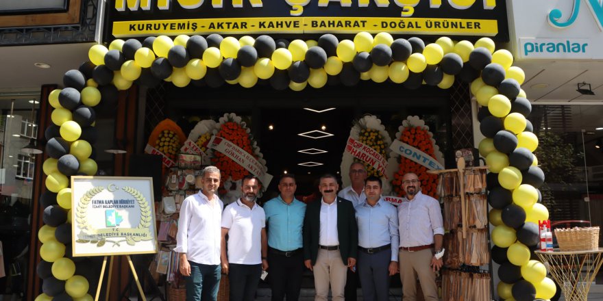 Tarihi Mısır Çarşısı yeni yerinde hizmete girdi