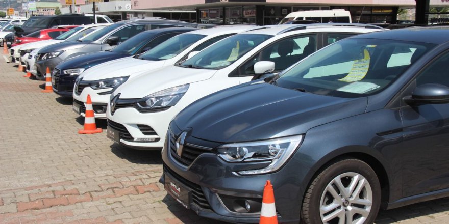 İkinci elde yaprak dahi kımıldamıyor