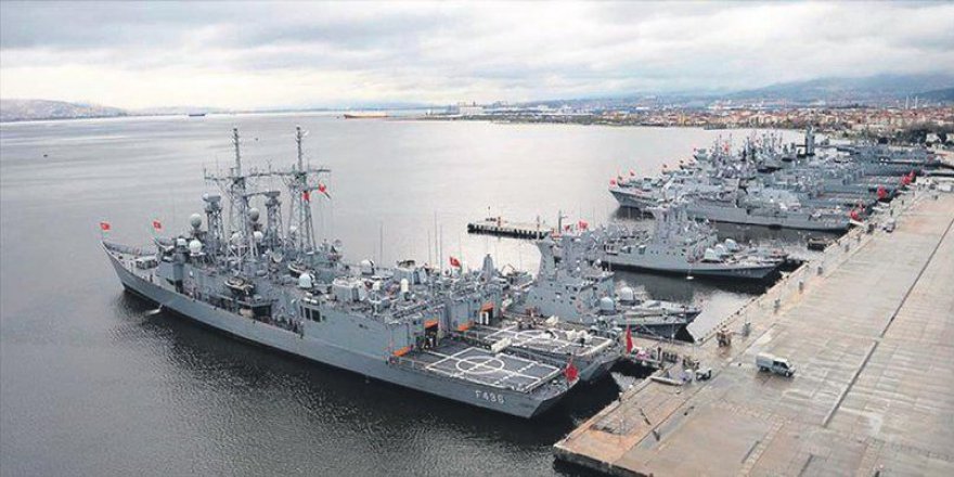 Donanmada önemli görev değişimleri