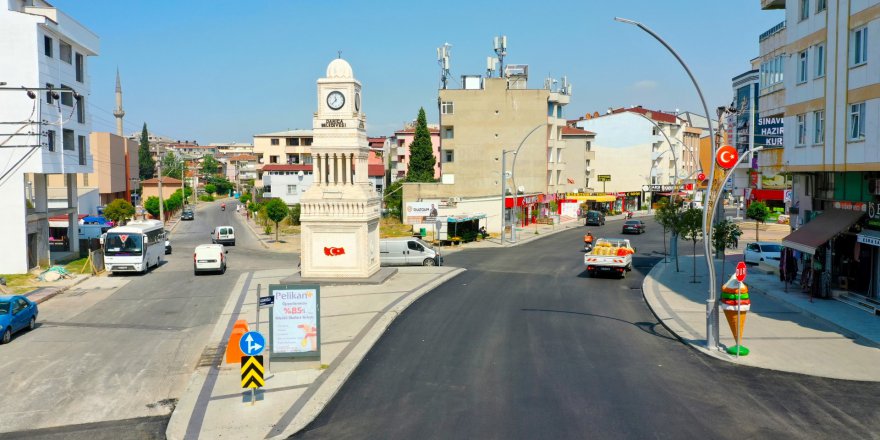 Aşıroğlu Caddesi’nde son kat asfalt serildi