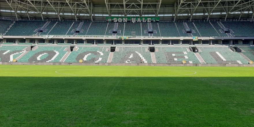 Koltuklar takıldı, led panolar geldi