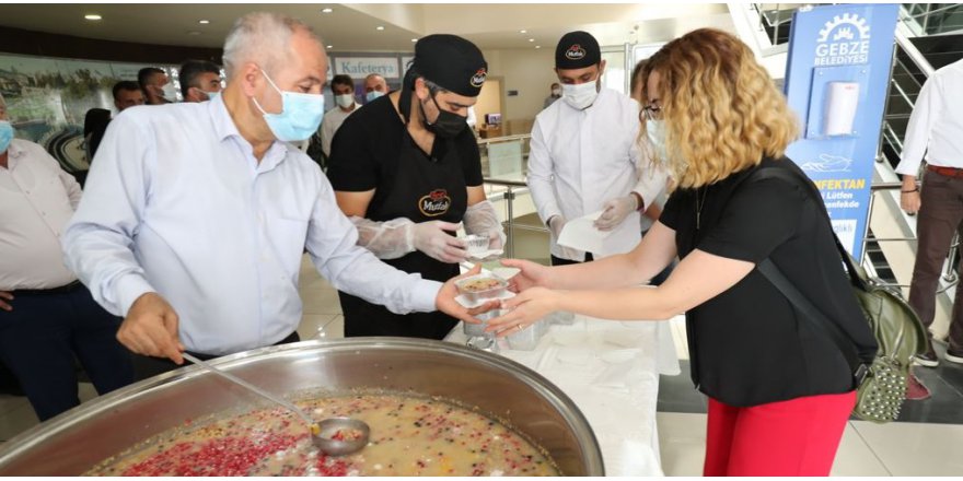 Başkan Büyükgöz’den personele aşure ikramı