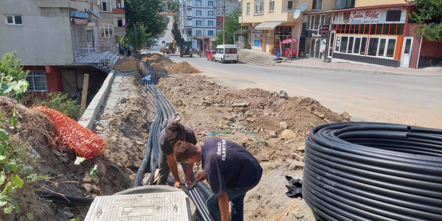 Fikri Altıokka Caddesi’nde üstyapı çalışması