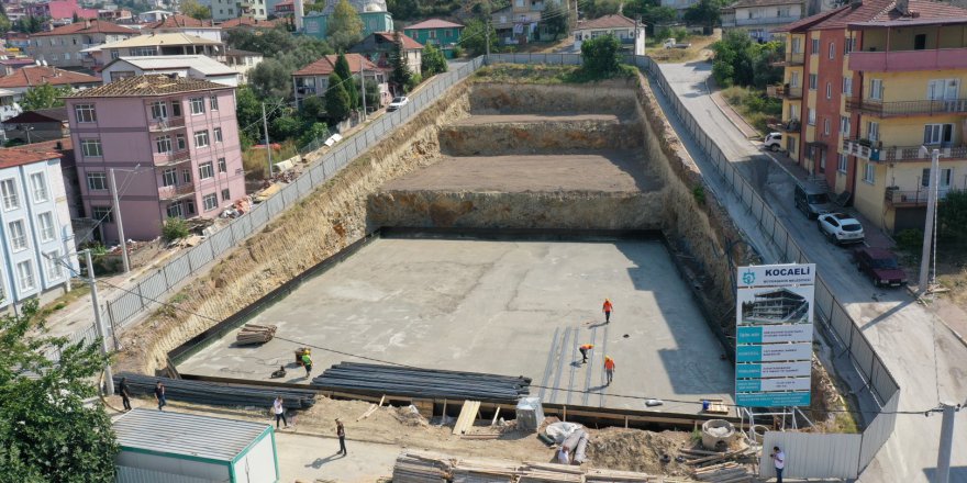 Dilovası katlı otoparkta hafriyat kazısı bitti sıra temel atımında