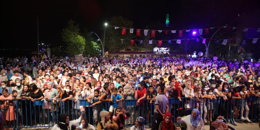 Gökhan Tepe’den muhteşem konser