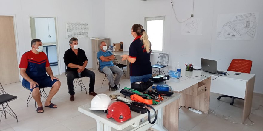 Büyükşehir personeline ‘yüksekte güvenli çalışma’ eğitimi verildi