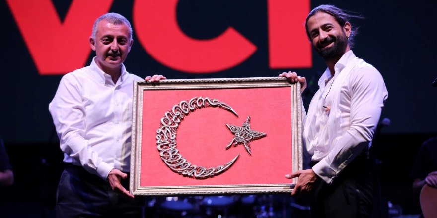 Zafer coşkusu Koray Avcı'yla yaşandı