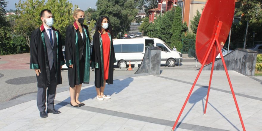 Adli yıl çelenk sunma töreniyle başladı