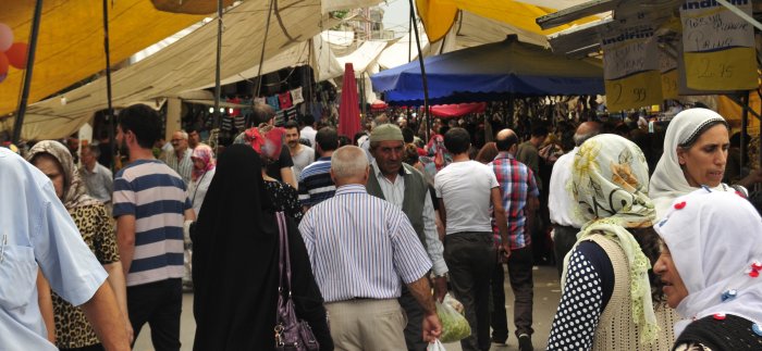 Çarşı pazarda bayram hareketliliği