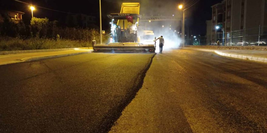 Asfaltlamada gece gündüz durmak yok