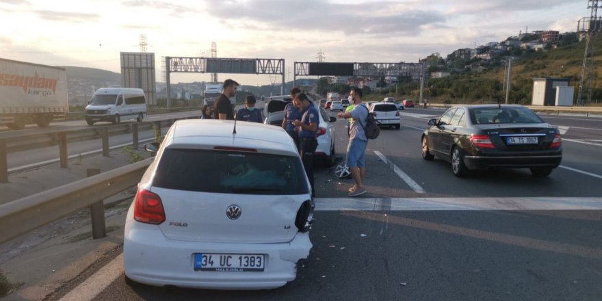 Anadolu Otoyolu'nda trafik kazası ulaşımı aksattı