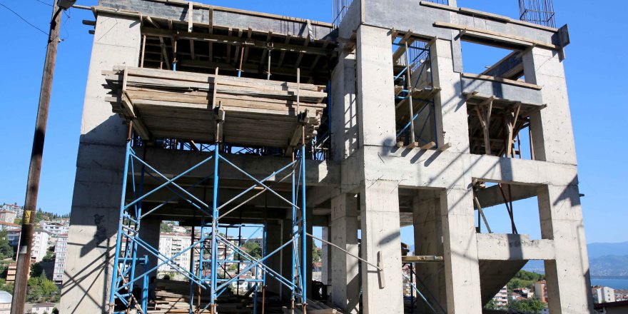 Kültür Merkezi’nde duvar imalatı başladı