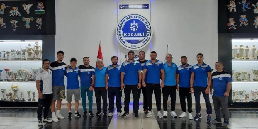 Kağıtsporlu güreşçiler Süper Ligde mücadele etti