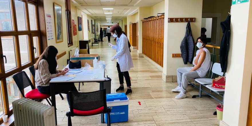 Türk Eğitim Vakfı İnanç Türkeş Özel Lisesi Öğrencileri Aşılandı