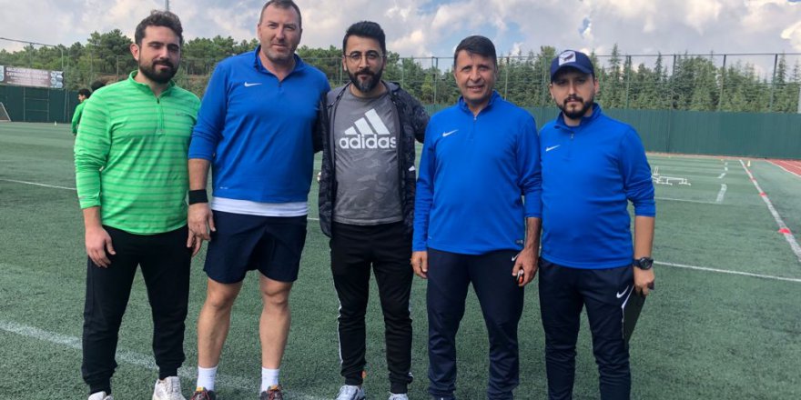 Çayırovaspor sahaya indi