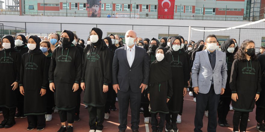 Başkan Bıyık, öğrencileri yalnız bırakmıyor