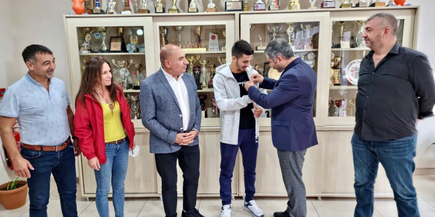 CHP’lilerden olimpiyat ikincisi Eray’a altın