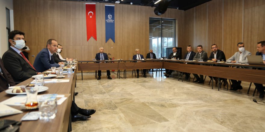 Sekreter Gündoğdu, projeler hakkında bilgi aldı