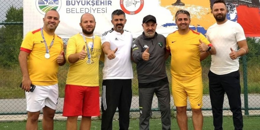 Kocaeli Genç ve Spor ayak tenisinde finallerde