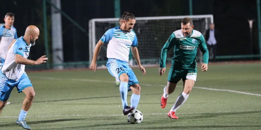 İzmit Belediyesi Başkanlık Kupası’nda heyecan başladı