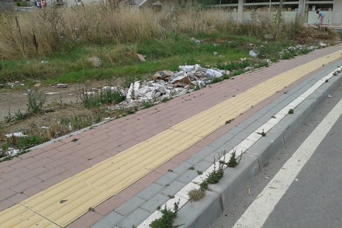 Boş arazi çöplük alanı oldu