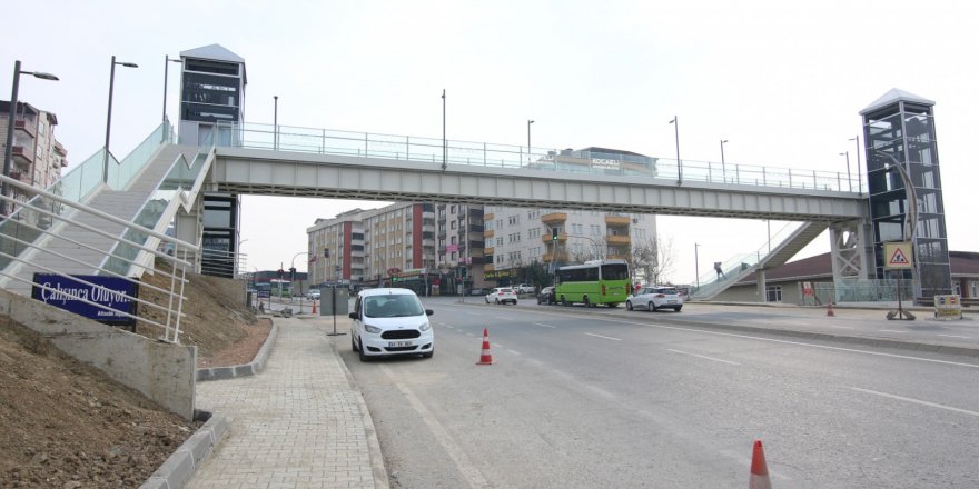 Üst geçitlerin bakım ve onarımına başlanıyor