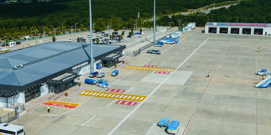 Cengiz Topel bu yılın uçuş rekorunu kırdı