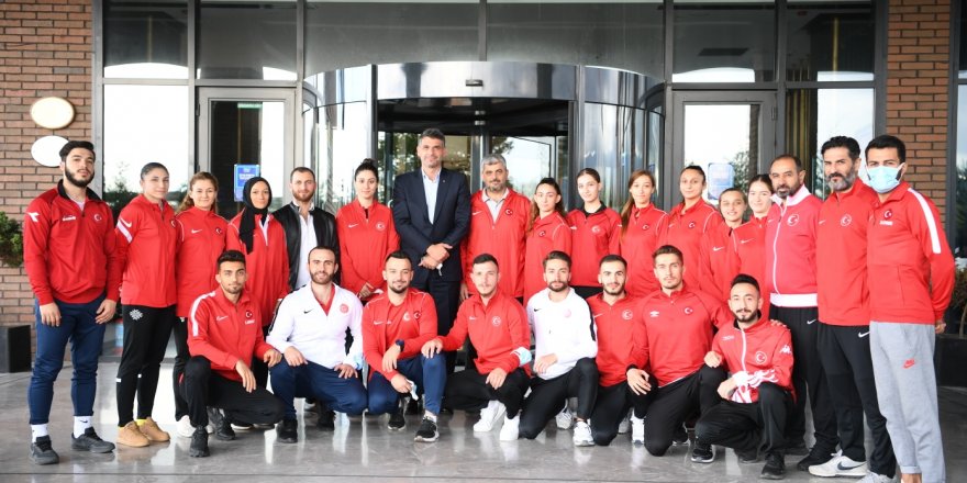 Karate Milli Takımına moral ziyareti