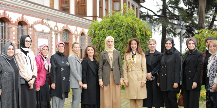 Sümeyye Erdoğan, Marmara Kadınlar Birliği’ni ziyaret etti