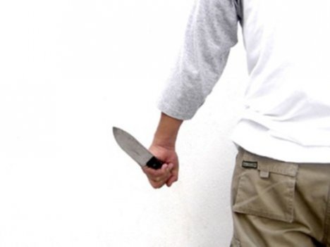 Damadını bıçaklayarak öldürdü