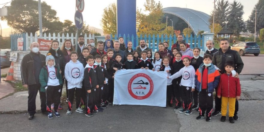 Cumhuriyet Kupası Yüzme Yarışları Gebze’de yapıldı