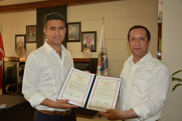 Toltar’a, Gábor’dan Teşekkür Plaketi