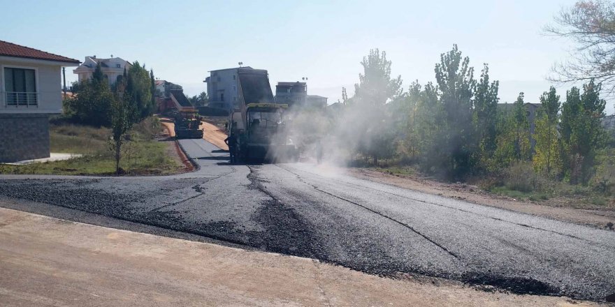 17 Ağustos Caddesi asfaltlanıyor