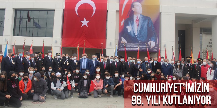 Cumhuriyet’imizin 98’nci yılı kutlanıyor