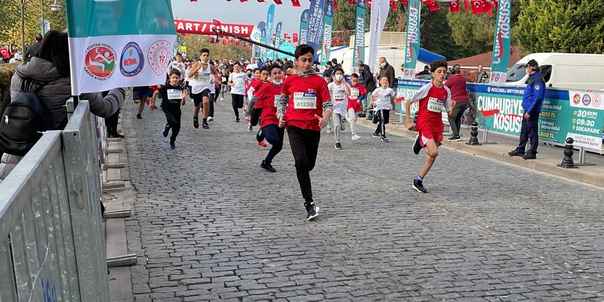 Kocaeli'de "Cumhuriyet Koşusu" yapıldı