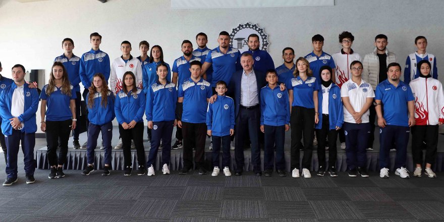 “Şanlı bayrağımızı daha yukarılara taşıyacağız”