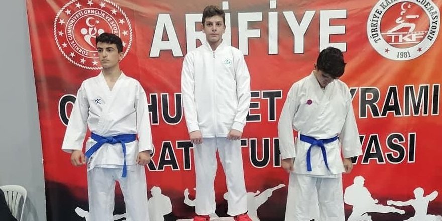 Karateciler Cumhuriyet Şampiyonası’na damga vurdu