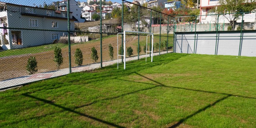 Tüysüzler’e  modern futbol sahası kazandırıldı