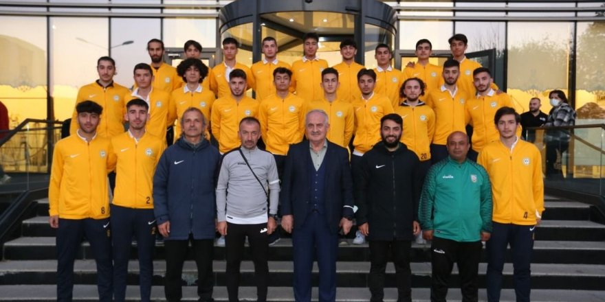 Aygün, sporcularla buluştu