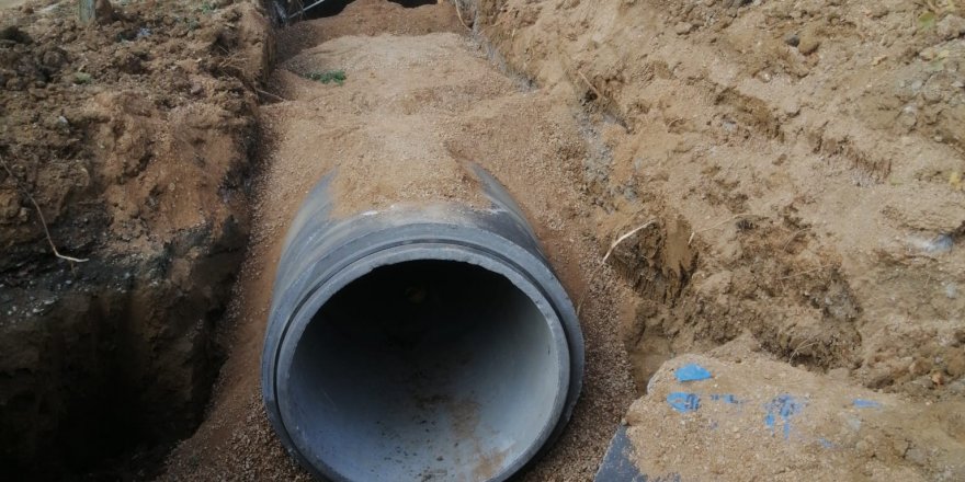 Eskihisar Caddesi’nde yağmursuyu hattı yapılıyor